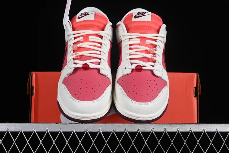 All Categories Nk SB Dunk Series Nk SB Dunk Low Low-top sneakers N version Nk Dunk Low GS "Valentine's Day" Valentine's Day color SB low-top casual sneakers HF0736-161